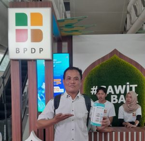 Sawit Baik Edukasi Publik di Halte Busway CSW Jakarta